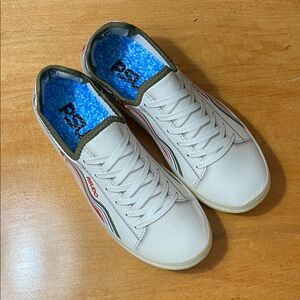 Women's Psudo White Lace-Up Sneakers with Green and Red Stripes. Size 9